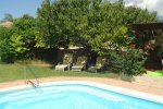 zwembad_en_kersenboom_zomer_2007.jpg